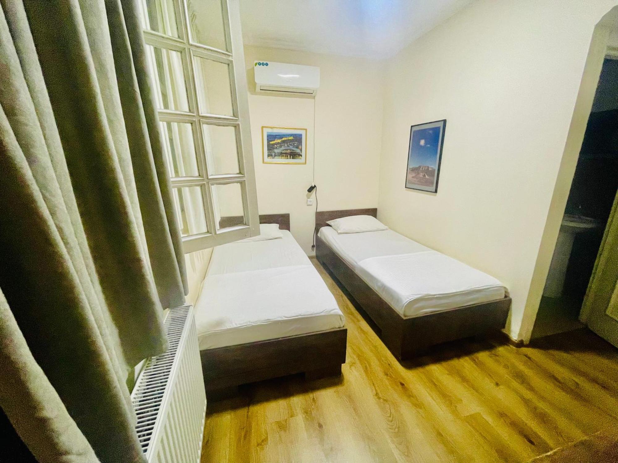 Hotel Klarastan Bon Voyage Тбілісі Екстер'єр фото